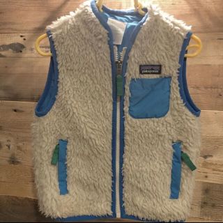 パタゴニア(patagonia)のパタゴニア ボアベスト2T patagonia レトロX ナチュラル　ホワイト(ジャケット/上着)