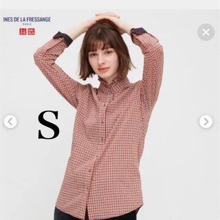 ユニクロ(UNIQLO)のユニクロ　イネス　コットンフリルシャツ　Sサイズ　レッド(シャツ/ブラウス(長袖/七分))