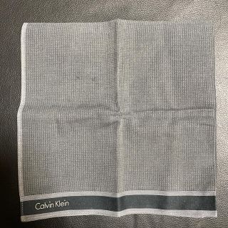 カルバンクライン(Calvin Klein)のカルバンクライン　ハンカチ　中古　グレー(ハンカチ/ポケットチーフ)