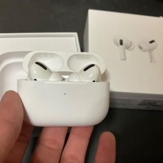 アップル(Apple)のAirPods pro 美品(ヘッドフォン/イヤフォン)