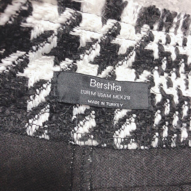 Bershka(ベルシュカ)のBershka レディースのスカート(ひざ丈スカート)の商品写真