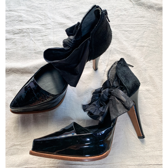 TOGA(トーガ)のTOGA トーガ レザー×エナメルパテント×ハラコ リボンパンプス / 37 レディースの靴/シューズ(ハイヒール/パンプス)の商品写真