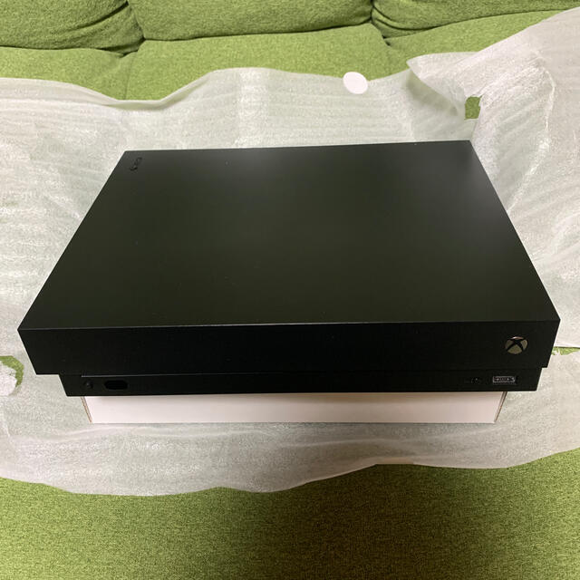 Microsoft Xbox One X 1TB ゲーム機本体