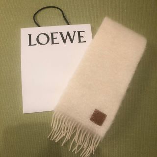 ロエベ☆正規店購入☆完売幻ブローチ付きマフラー未使用　オフホワイト LOEWE