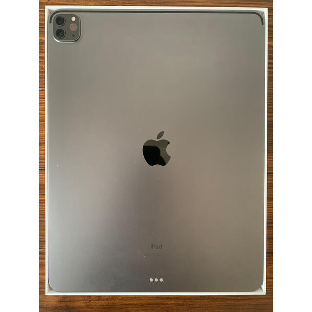 iPad Pro 第4世代12.9インチ WiFiモデル 256gb スマホ/家電/カメラのPC/タブレット(タブレット)の商品写真