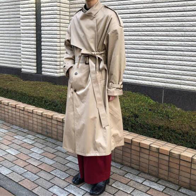 KEISUKE YOSHIDA Belted trench coat | labiela.com