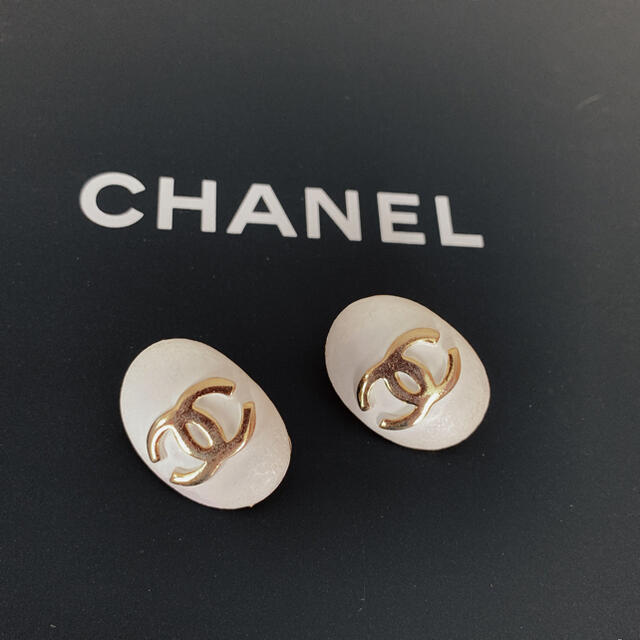 CHANEL イヤリング