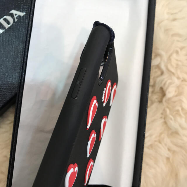 PRADA(プラダ)の☆新品☆PRADA iPhone XS Max 対応　スマホカバー　ハート柄 スマホ/家電/カメラのスマホアクセサリー(iPhoneケース)の商品写真