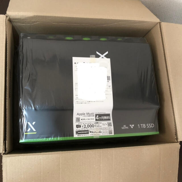 Xbox(エックスボックス)のXbox Series X​（RRT-00015） エンタメ/ホビーのゲームソフト/ゲーム機本体(家庭用ゲーム機本体)の商品写真