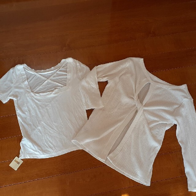 GORGE(ゴージ)のGORGE レディース　背中見せ　白Tシャツ　セット レディースのトップス(シャツ/ブラウス(長袖/七分))の商品写真