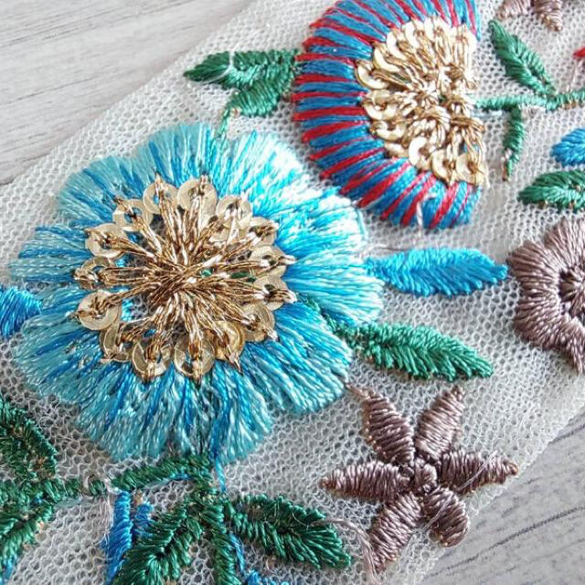 インド刺繍リボン 水色 青 チュールレース アンティーク花刺繍 手芸テープ 北欧