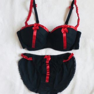 * ♡新品♡赤ドットの黒ブラ *(その他)