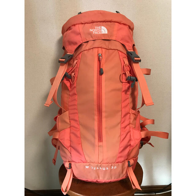 THE NORTH FACE(ザノースフェイス)のTHE  NORTH  FACE   Tellus  30  リュック スポーツ/アウトドアのアウトドア(登山用品)の商品写真