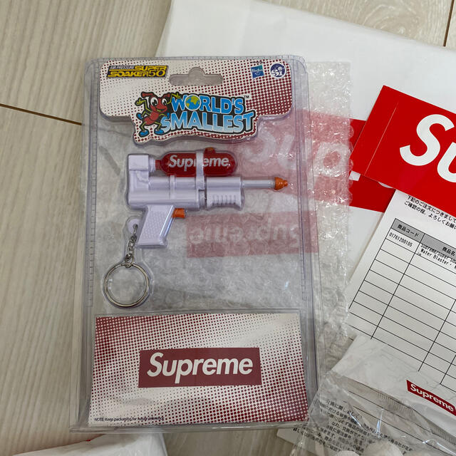 Supreme(シュプリーム)のシュプリーム　水鉄砲　キーホルダー ノベルティー5種類付 メンズのファッション小物(キーホルダー)の商品写真