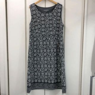 ローラアシュレイ(LAURA ASHLEY)の美品！LAURA ASHLEY ノースリーブ ニット ワンピース(13号)(ひざ丈ワンピース)