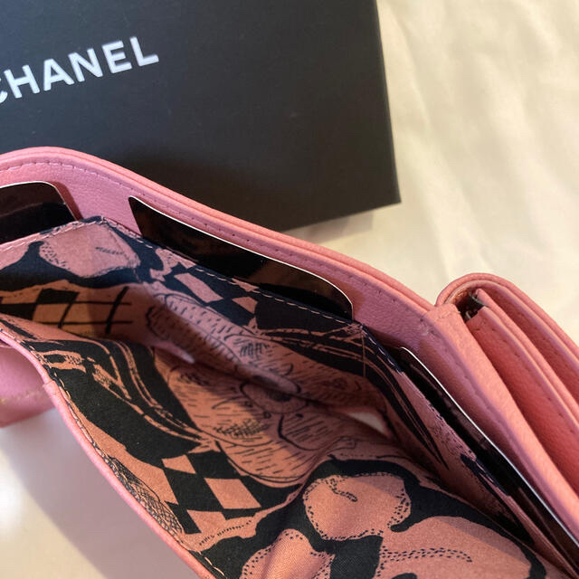 CHANEL(シャネル)の超希少！未使用☆シャネル　CHANEL  三つ折財布　ピンク　クローバー レディースのファッション小物(財布)の商品写真