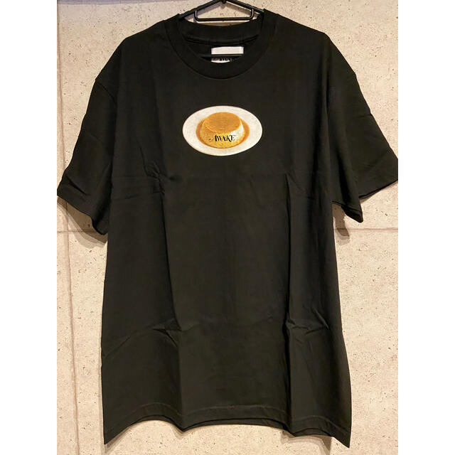 AWAKE(アウェイク)のAWAKE Flan Logo Tee 新品　L メンズのトップス(Tシャツ/カットソー(半袖/袖なし))の商品写真