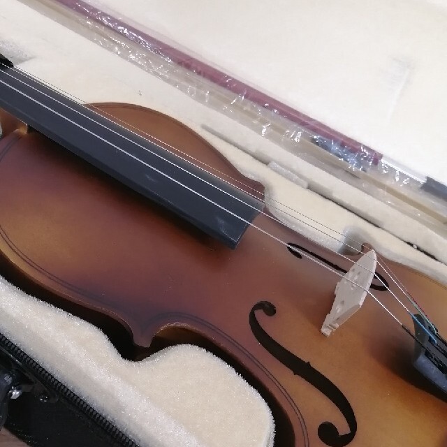 新作低価 ブラウン　ヴァイオリン　楽器　音楽　インテリアの通販 by ハッピー！
セール中's shop｜ラクマ NEW格安