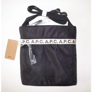 アーペーセー(A.P.C)のAPC Repeat メッセンジャーバッグ ショルダー サコッシュ black (ショルダーバッグ)