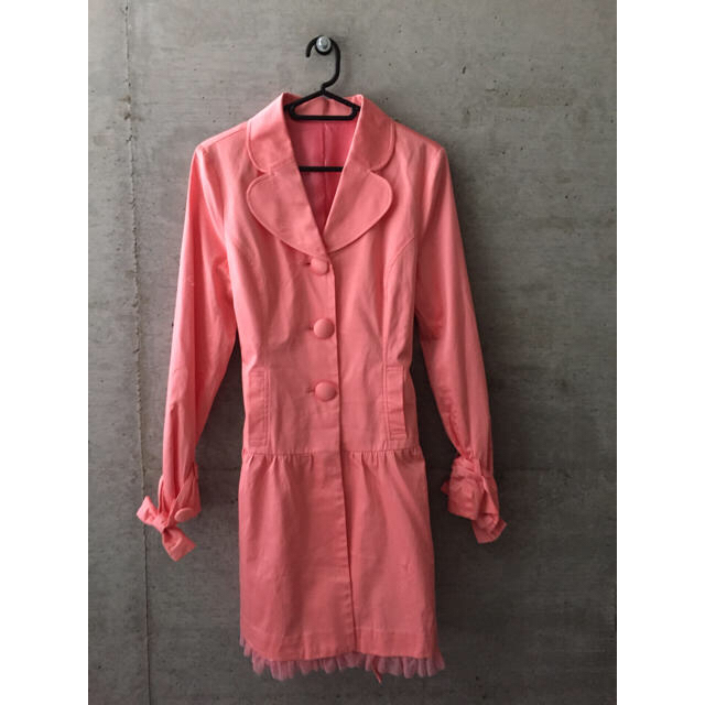 LIZ LISA(リズリサ)のピンクトレンチコート レディースのジャケット/アウター(トレンチコート)の商品写真