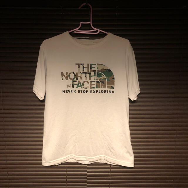 THE NORTH FACE(ザノースフェイス)の激安！　ノースフェイス　迷彩　ロゴ　Tシャツ メンズのトップス(Tシャツ/カットソー(半袖/袖なし))の商品写真