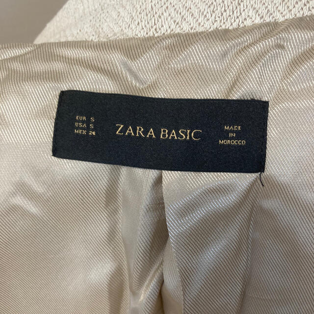 ZARA(ザラ)のZARA ベーシックベージュジャケット レディースのジャケット/アウター(テーラードジャケット)の商品写真