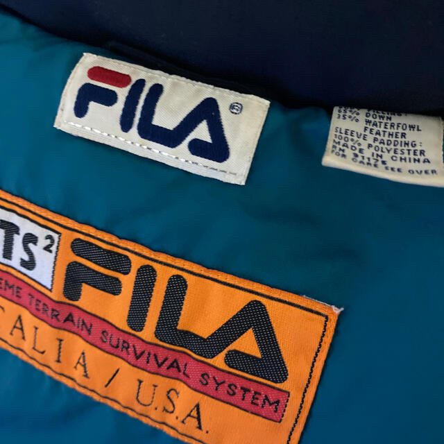 FILA(フィラ)のFILA ダウンジャケット　刺繍ロゴ　1990年代ヴィンテージ品 メンズのジャケット/アウター(ダウンジャケット)の商品写真