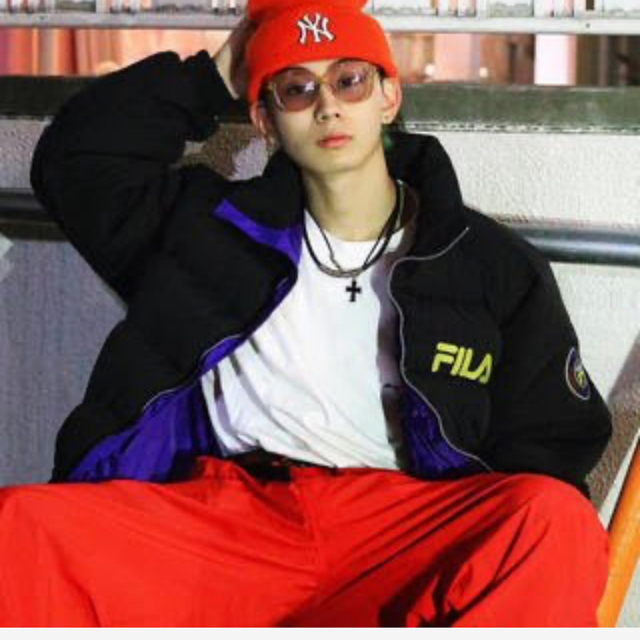 FILA(フィラ)のFILA ダウンジャケット　刺繍ロゴ　1990年代ヴィンテージ品 メンズのジャケット/アウター(ダウンジャケット)の商品写真