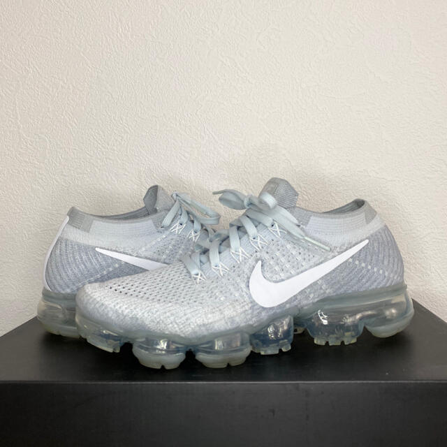 NIKE(ナイキ)の極美品 完売 NIKE AIR VAPORMAX ピュアプラチナム 24.5cm レディースの靴/シューズ(スニーカー)の商品写真