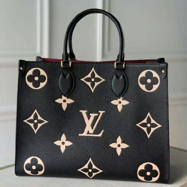 LOUIS VUITTON - ルイヴィトン レア ジャイアント モノグラム クラフティ オンザゴーの通販 by Chinatsu's