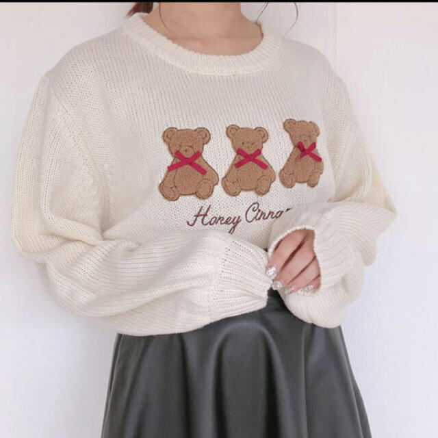 Honey Cinnamon(ハニーシナモン)の【値下げ】ハニーシナモン クマ刺繍ニット レディースのトップス(ニット/セーター)の商品写真