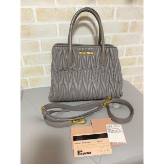 ミュウミュウ(miumiu)のmiumiu マテラッセ　バッグ(ハンドバッグ)