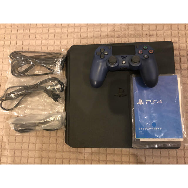 PlayStation4(プレイステーション4)の【中古】PS4本体　500GB  エンタメ/ホビーのゲームソフト/ゲーム機本体(家庭用ゲーム機本体)の商品写真