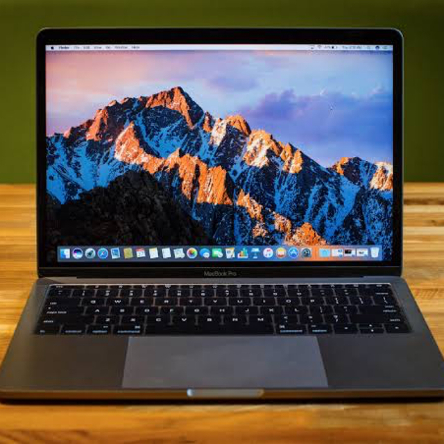 MacBook Pro 2016 13インチ256GB (タッチバーあり)