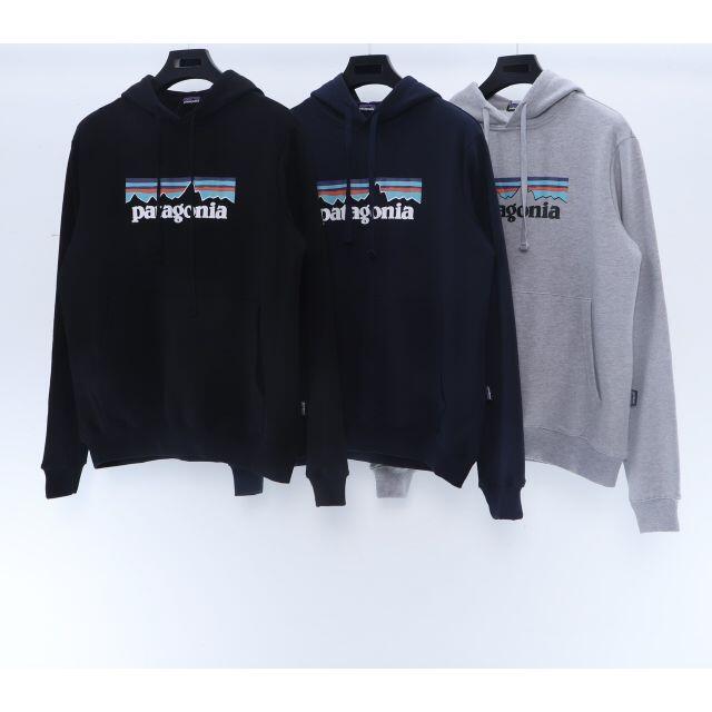 patagonia(パタゴニア)の新品 Patagonia パーカー   Lサイズ 2枚  ブラック+グレー メンズのトップス(パーカー)の商品写真