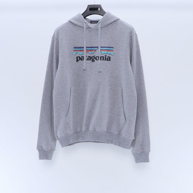 patagonia(パタゴニア)の新品 Patagonia パーカー   XLサイズ 2枚  ブラック+グレー メンズのトップス(パーカー)の商品写真