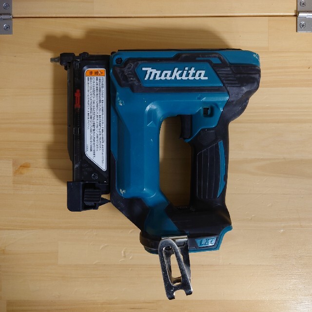 Makita - マキタ 18V 中古 充電式ピンタッカ PT353Dの通販 by m.m's shop｜マキタならラクマ