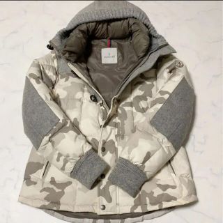 モンクレール(MONCLER)の⭐️ピロキ様　専用　モンクレール BEAUMONT カモフラ ダウンジャケット(ダウンジャケット)