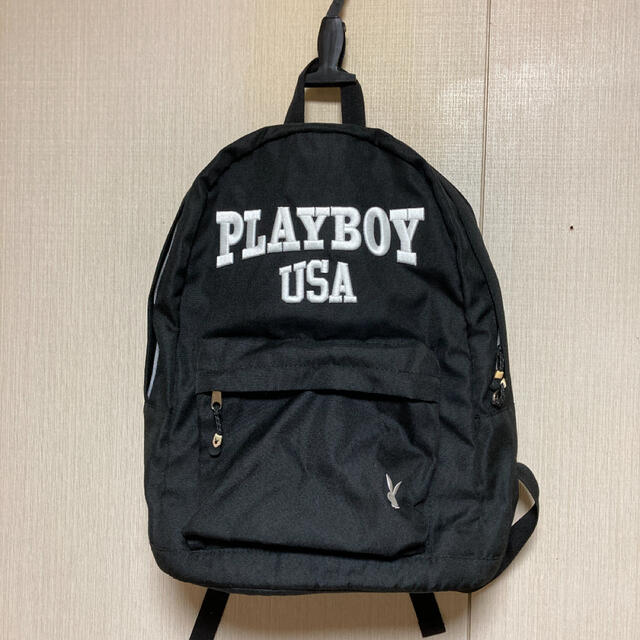 PLAYBOY(プレイボーイ)のちょうどいい大きさのリュックサックです。 レディースのバッグ(リュック/バックパック)の商品写真