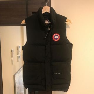 カナダグース(CANADA GOOSE)のカナダグース　ダウンベストブラック(ダウンベスト)