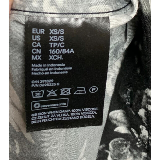H&M(エイチアンドエム)の【大幅値下げ】 H&M 花柄シャツ【美品】 メンズのトップス(シャツ)の商品写真
