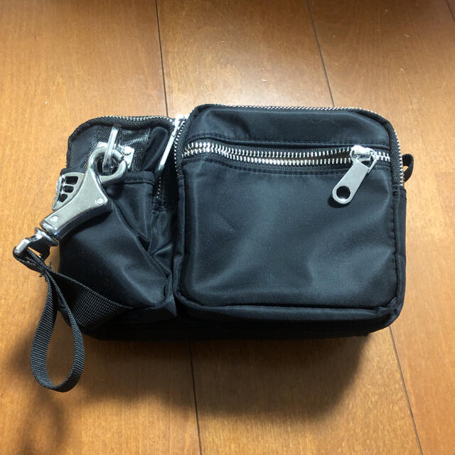 FEAR OF GOD(フィアオブゴッド)のmnml cross body bag ミニマル クロスボディバッグ メンズのバッグ(ショルダーバッグ)の商品写真