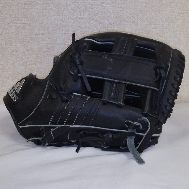 adidas(アディダス)の一般軟式用グローブ 中古 美品 アディダス 黒色 スポーツ/アウトドアの野球(グローブ)の商品写真