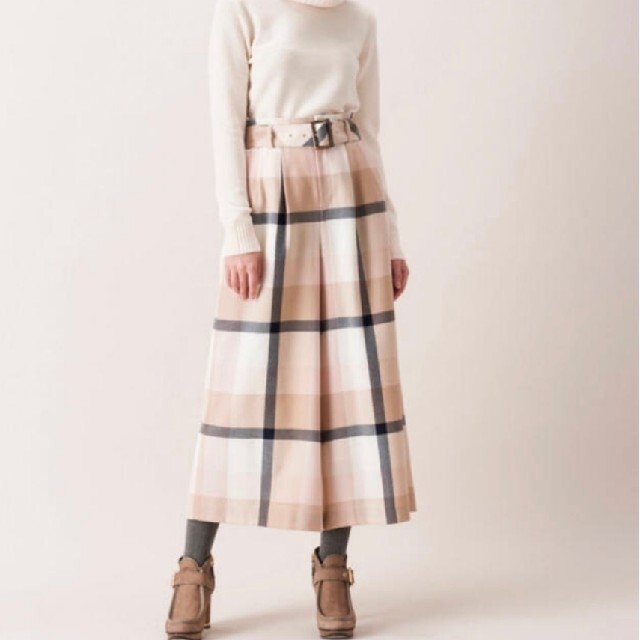 BURBERRY BLUE LABEL(バーバリーブルーレーベル)のクレストブリッジブルーレーベル　ワイドパンツ レディースのパンツ(カジュアルパンツ)の商品写真