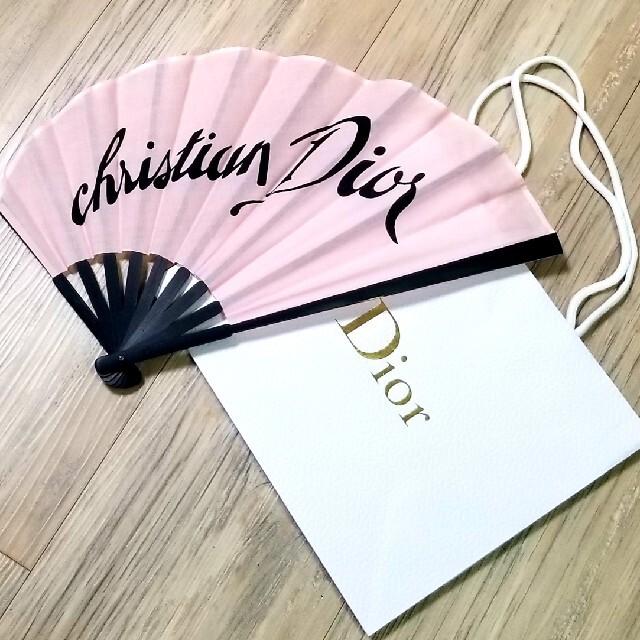 Dior 扇子 ノベルティ 限定品