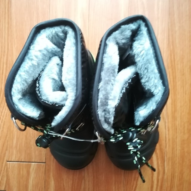 しまむら(シマムラ)の新品 スノーブーツ 長靴 18㎝ キッズ/ベビー/マタニティのキッズ靴/シューズ(15cm~)(長靴/レインシューズ)の商品写真