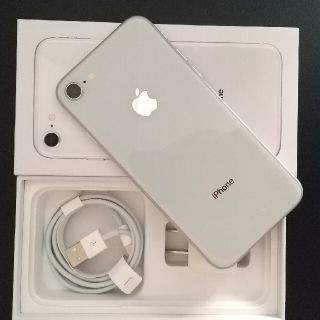 アイフォーン(iPhone)の iphone8 64GB シルバー(スマートフォン本体)