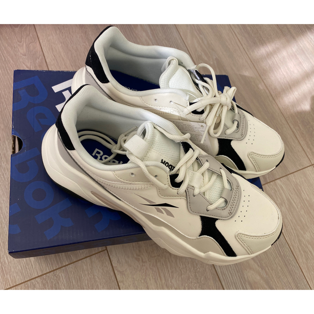 Reebok(リーボック)の【新品】リーボック　ロイヤルターボインパルス　ダッドシューズ レディースの靴/シューズ(スニーカー)の商品写真