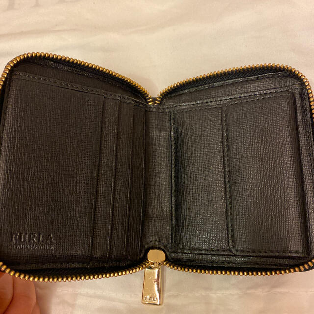 FURLA ラウンドジップ　折財布 1