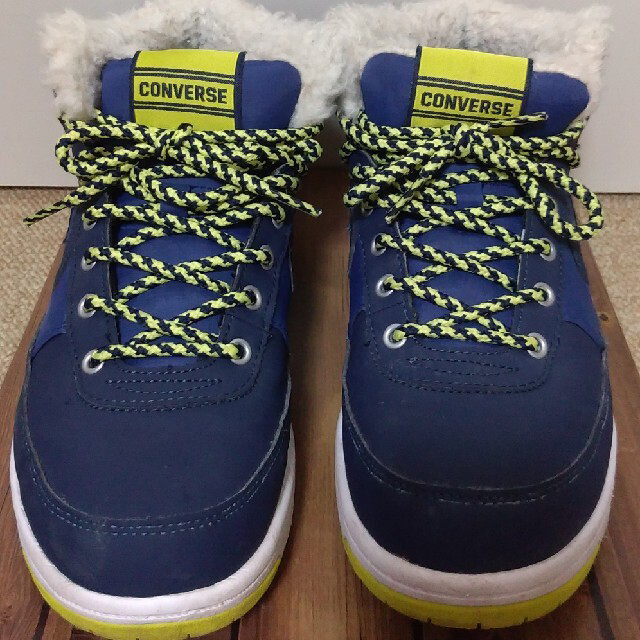 CONVERSE(コンバース)のCONVERSE　コンバース　冬　靴　24.5cm レディースの靴/シューズ(スニーカー)の商品写真